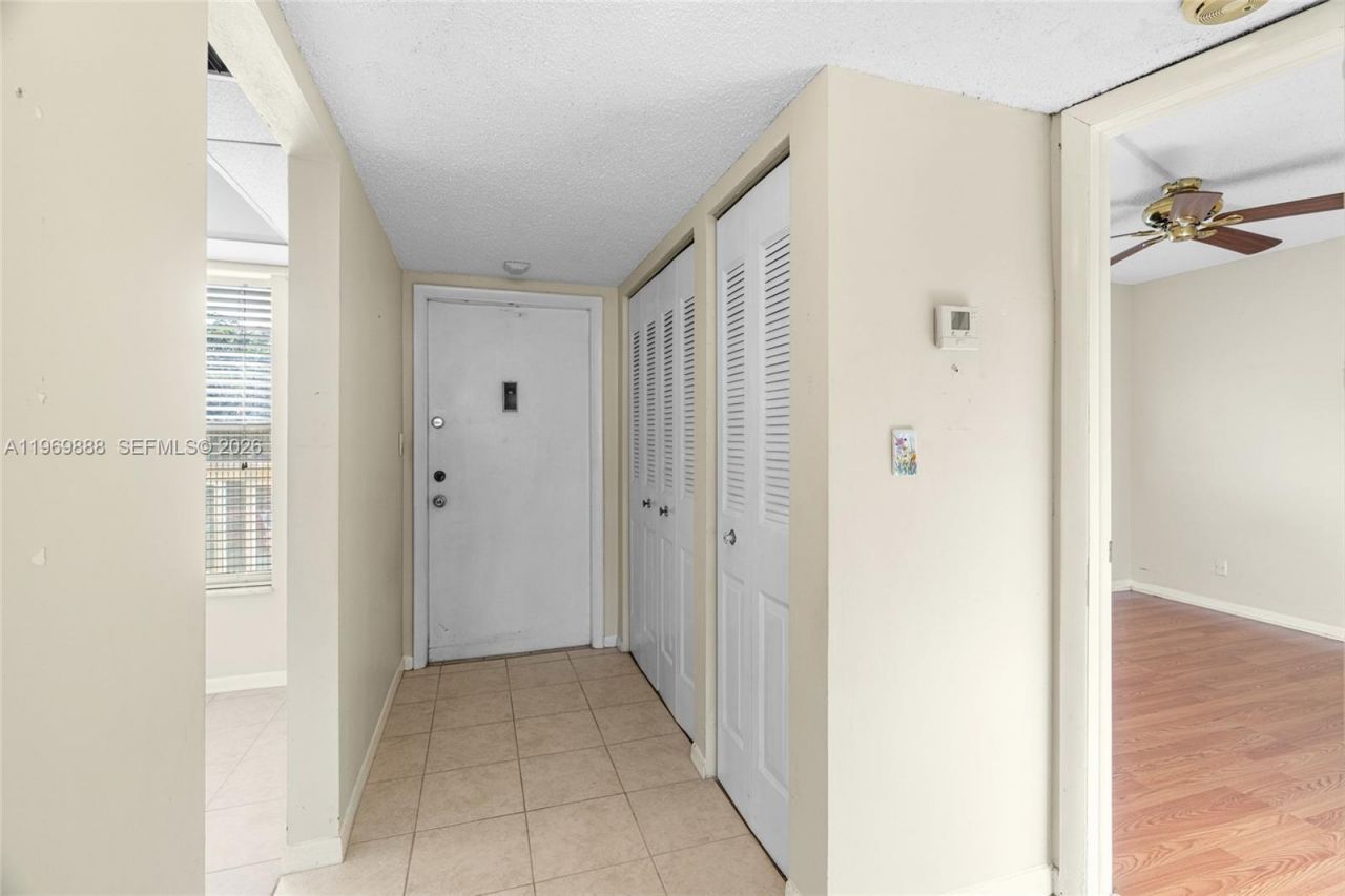 5851 NW 62nd Ave, Unit 210, Tamarac, FL 33319 Photo