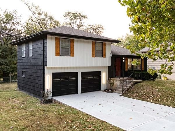 8008 Hardy Avenue, Raytown, MO 64138