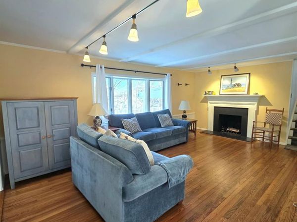 30 Tappen Drive, Melville, NY 11747