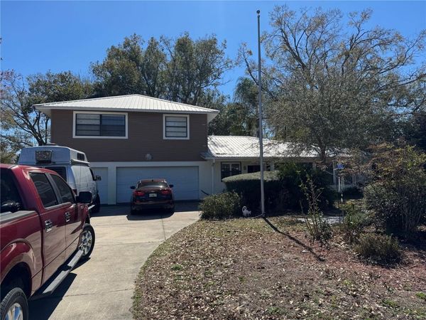 1736 W COUNTRY CLUB DRIVE, TAMPA, FL 33612