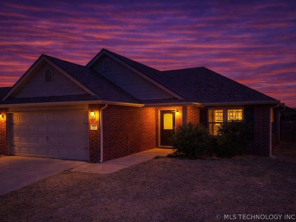 3347 S 207th East Avenue, Broken Arrow, OK 74014