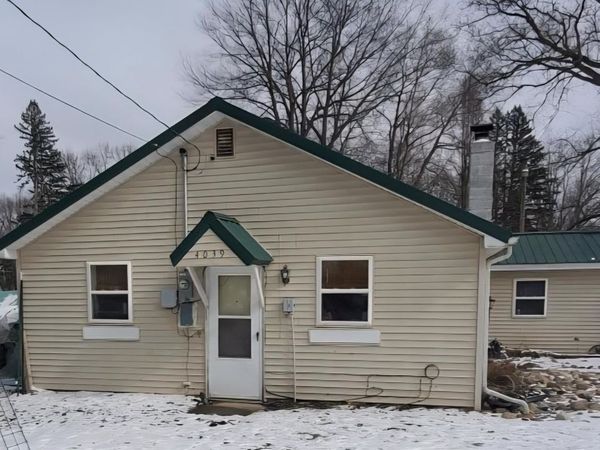 4039 N Pleasant Road, Hillsdale, MI 49242