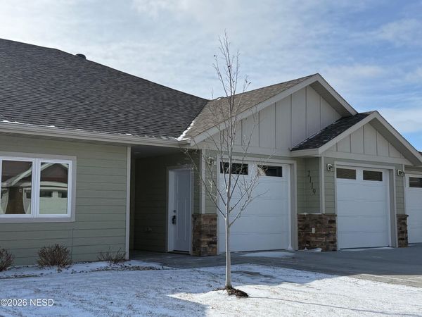 2119 KEMP PLACE E, Watertown, SD 57201