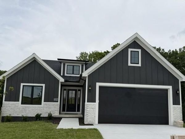 9727 N Montclair Avenue, Kansas City, MO 64153