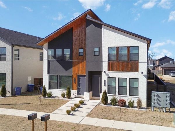 1149 NE Monroe Street , Bentonville, AR 72712