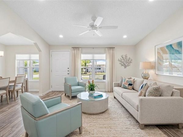 10390 Wales LOOP, BONITA SPRINGS, FL 34135