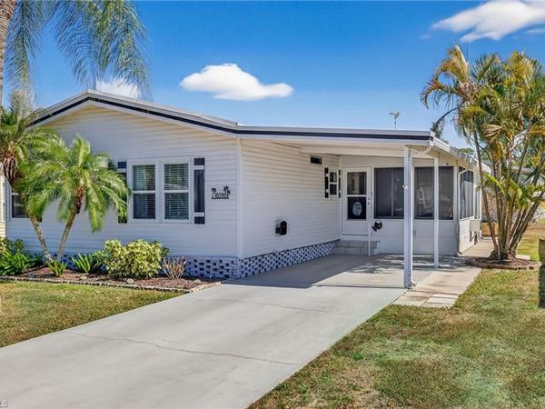 10390 Wales LOOP, BONITA SPRINGS, FL 34135