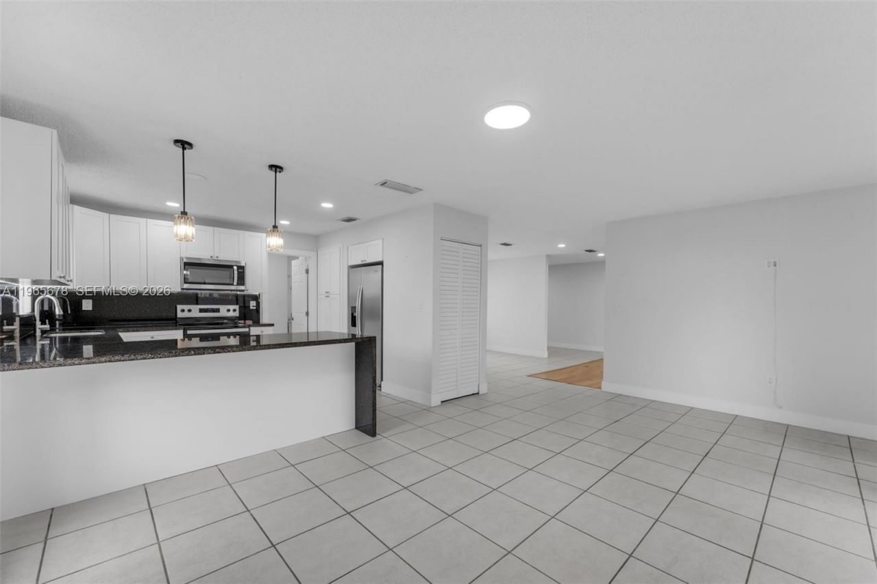 13202 SW 12th Ln, Miami, FL 33184 Photo