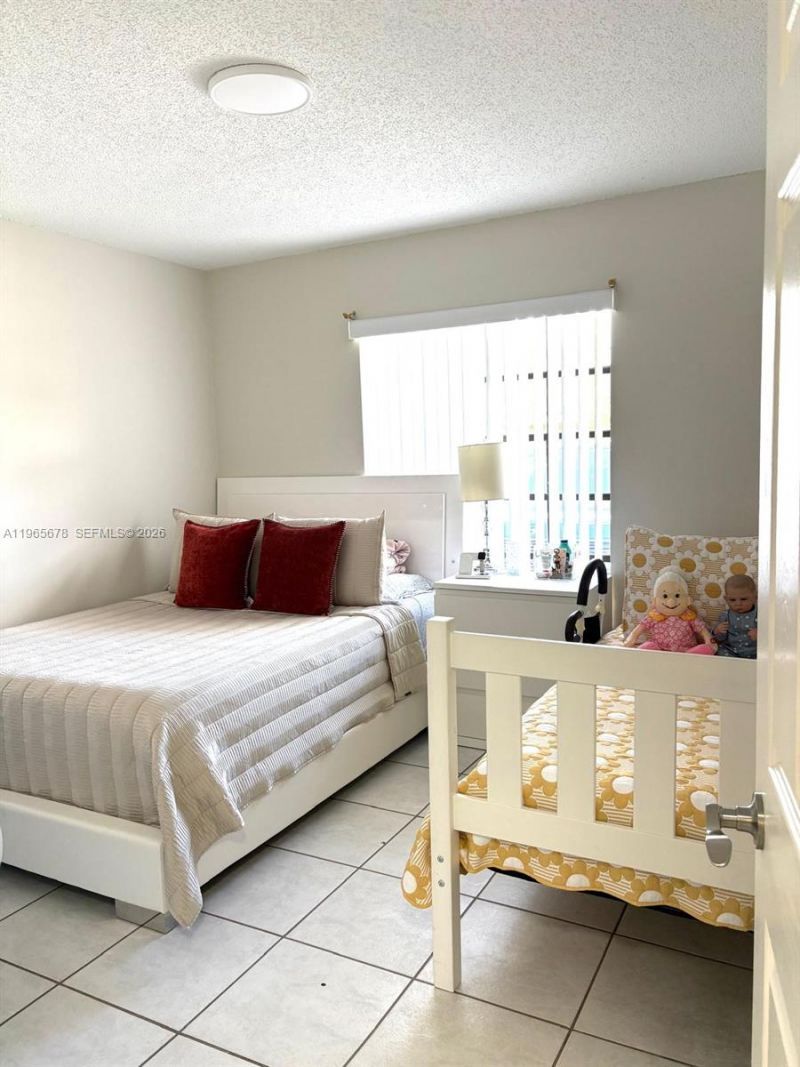 13202 SW 12th Ln, Miami, FL 33184 Photo