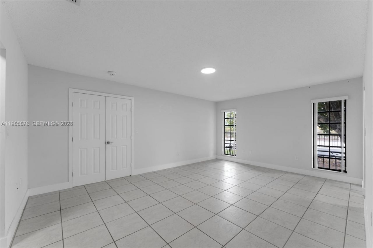 13202 SW 12th Ln, Miami, FL 33184 Photo