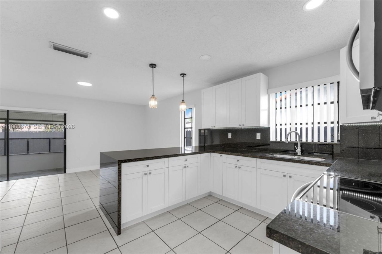 13202 SW 12th Ln, Miami, FL 33184 Photo