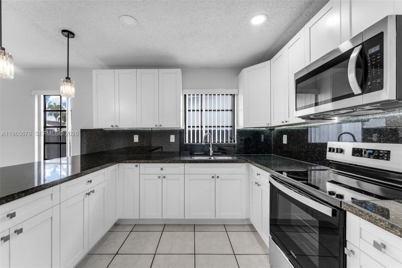 13202 SW 12th Ln, Miami, FL 33184 Photo