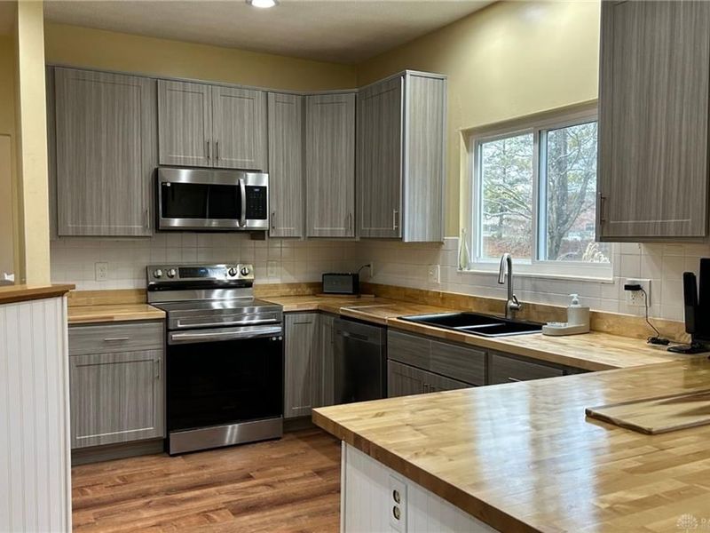 1399 Heritage Trace Court, Bellbrook, OH 45305 Photo 5