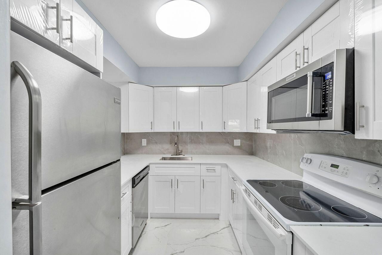 9960 Pineapple Tree Drive, Unit 107, Boynton Beach, FL 33436 Photo