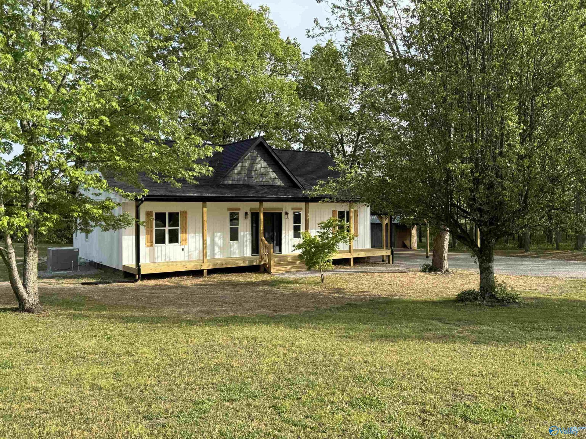 292 County Road 497, Flat Rock, AL 35966 Main Photo