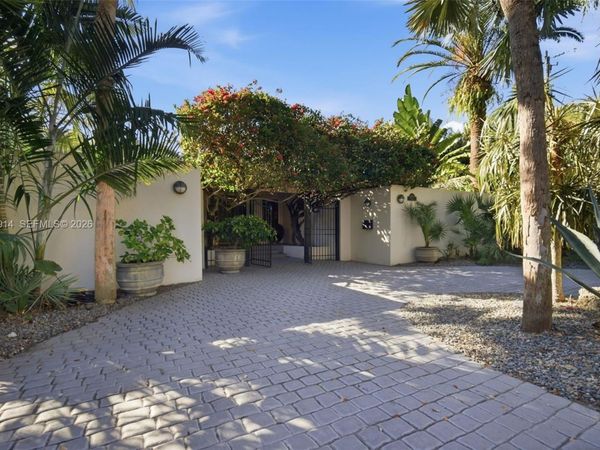 3730 Solana Rd, Miami, FL 33133