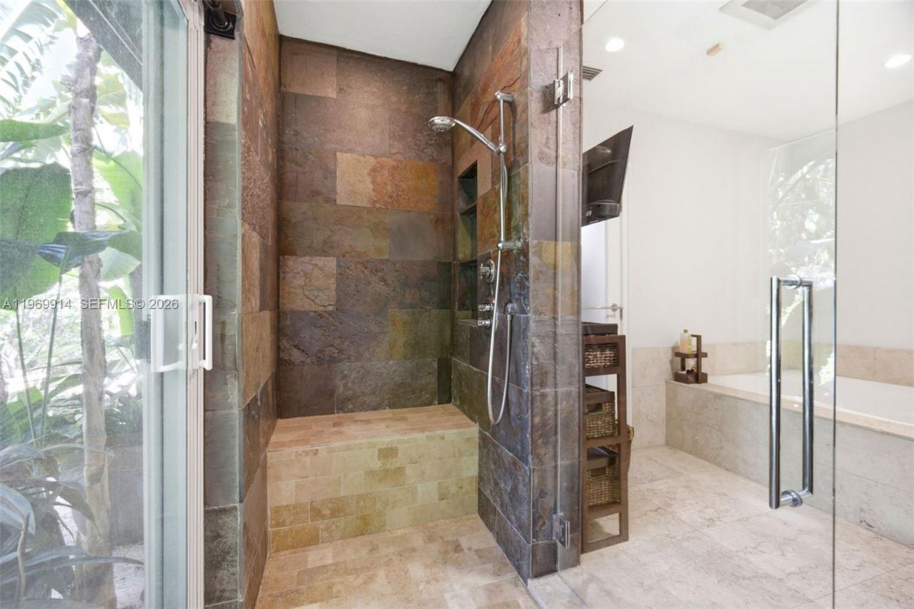 3730 Solana Rd, Miami, FL 33133 Photo