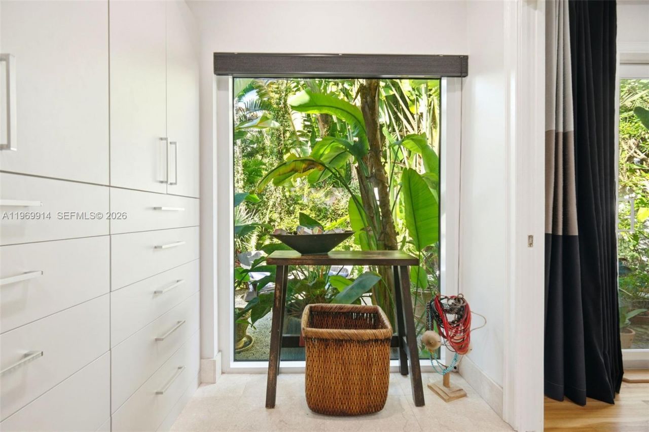 3730 Solana Rd, Miami, FL 33133 Photo