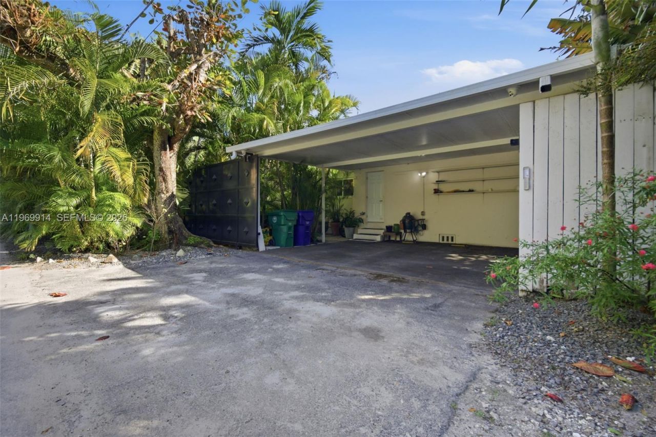 3730 Solana Rd, Miami, FL 33133 Photo