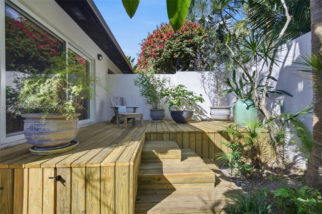 3730 Solana Rd, Miami, FL 33133 Photo