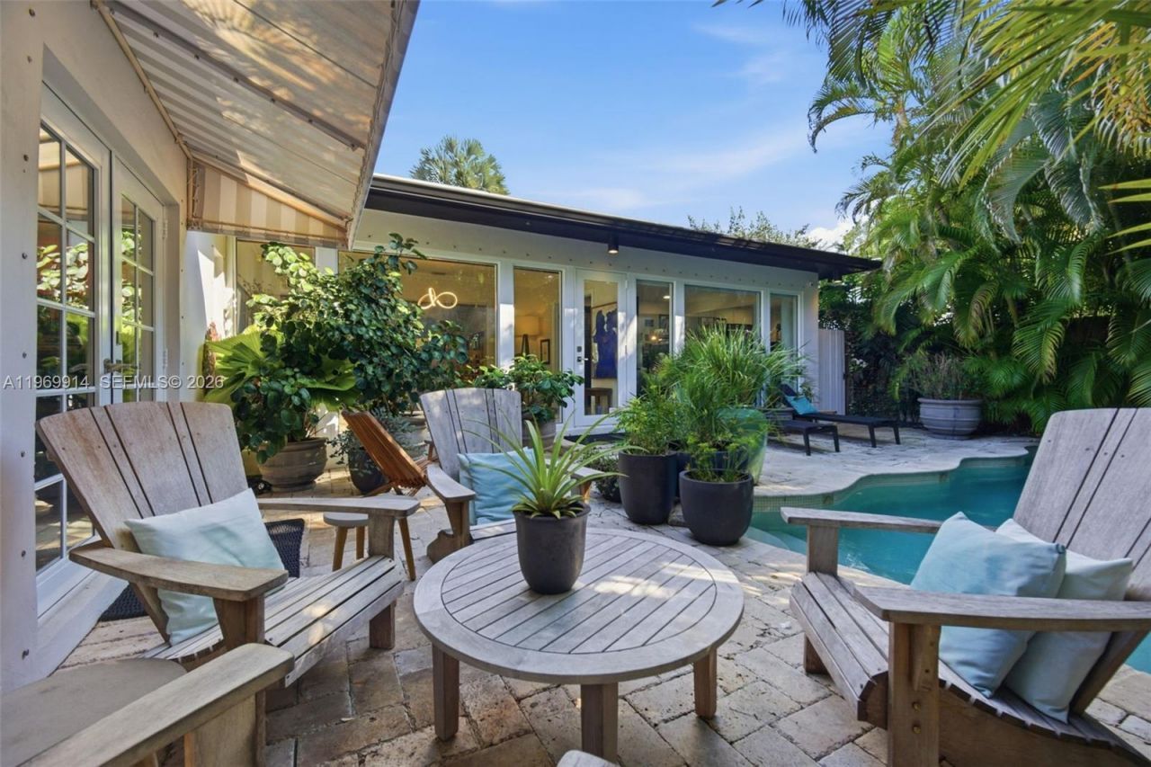 3730 Solana Rd, Miami, FL 33133 Photo