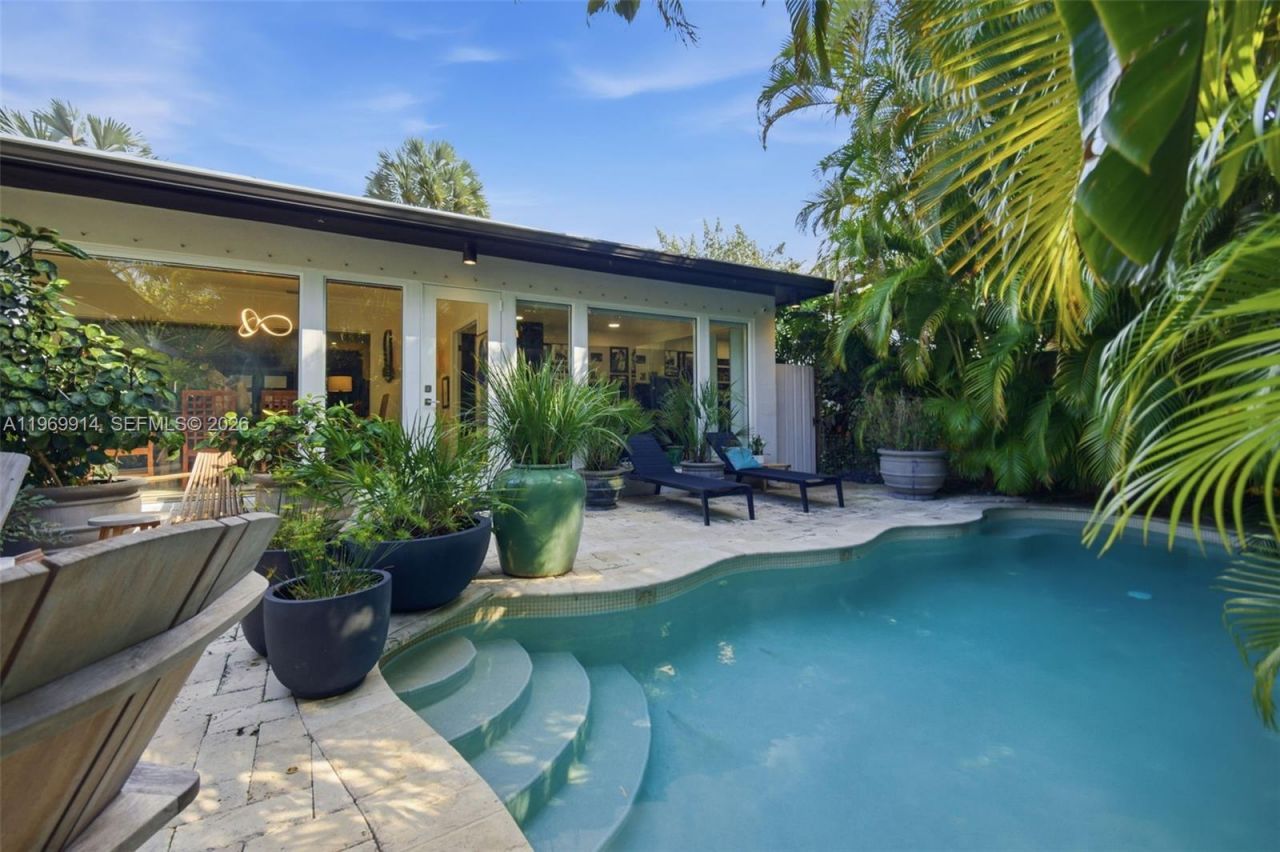 3730 Solana Rd, Miami, FL 33133 Photo