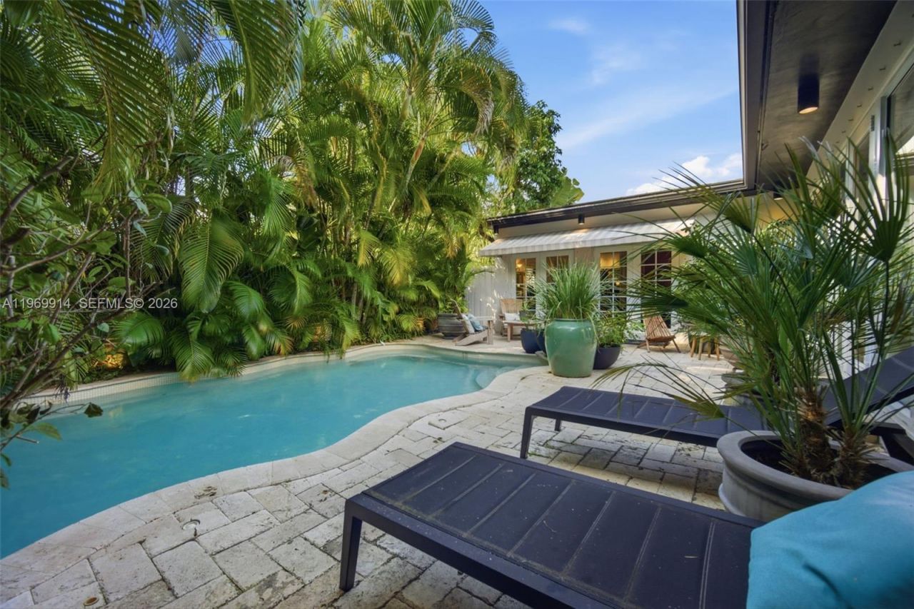 3730 Solana Rd, Miami, FL 33133 Photo