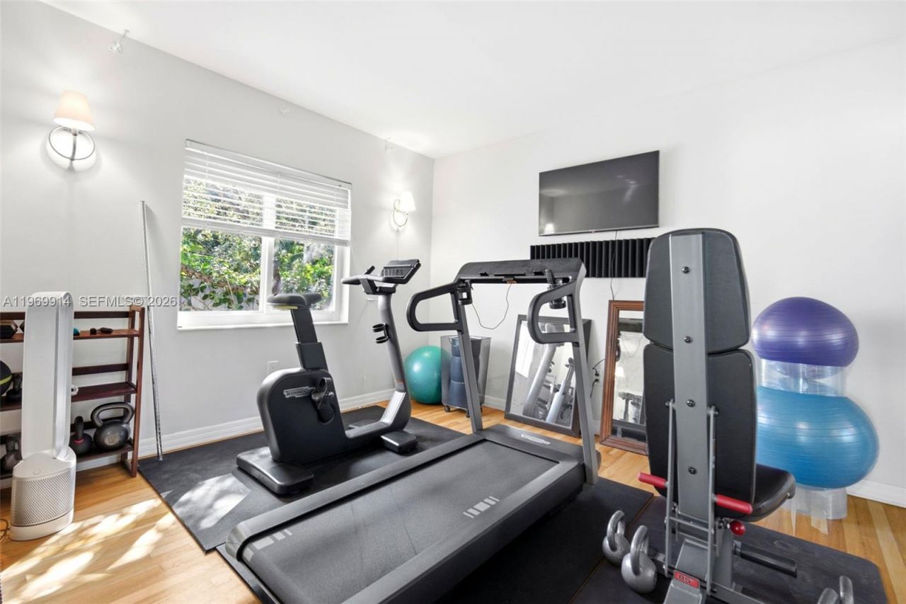 3730 Solana Rd, Miami, FL 33133 Photo