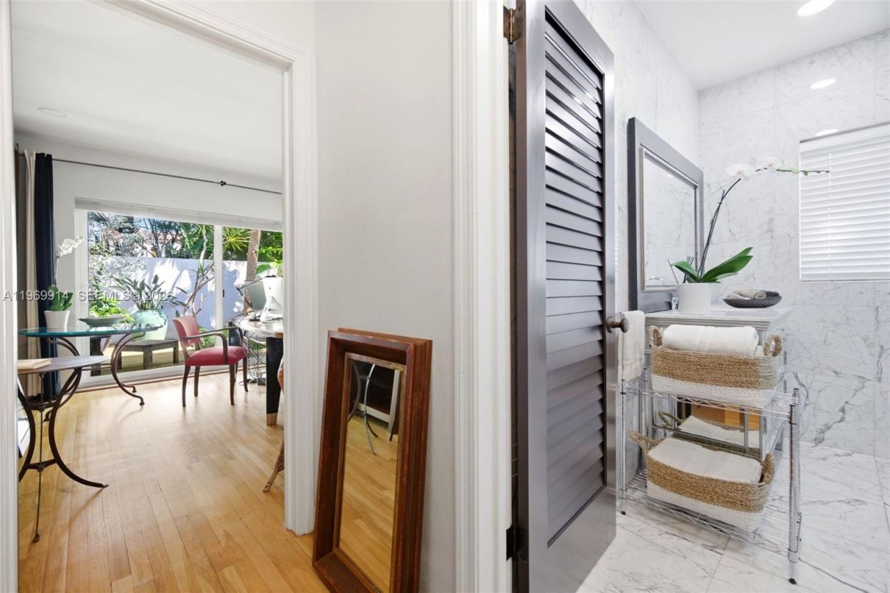 3730 Solana Rd, Miami, FL 33133 Photo