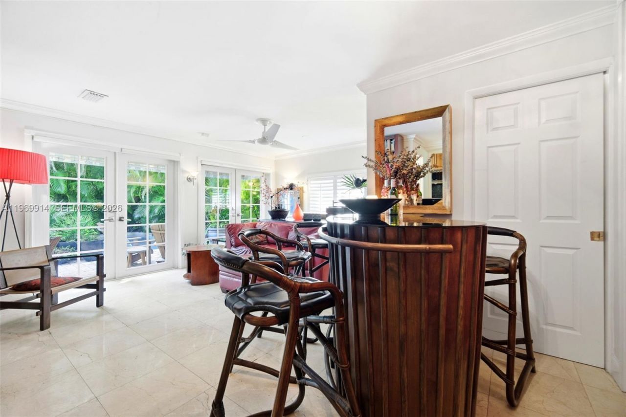 3730 Solana Rd, Miami, FL 33133 Photo