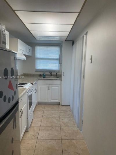 180 NE 12th Ave, Unit 14D, Hallandale Beach, FL 33009 Photo