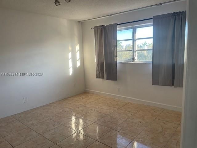 180 NE 12th Ave, Unit 14D, Hallandale Beach, FL 33009 Photo