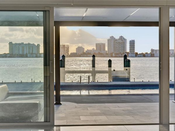 1101 S Shore Dr, Miami Beach, FL 33141