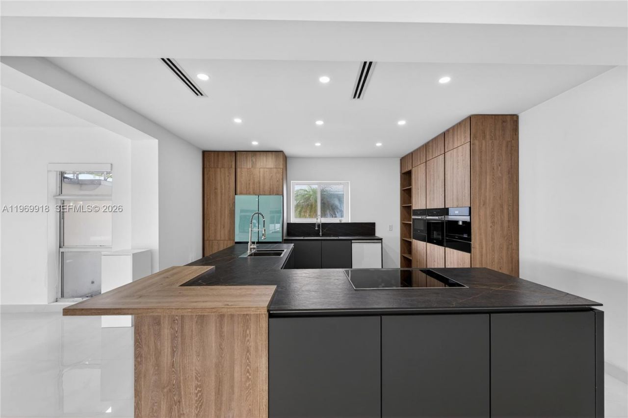 1101 S Shore Dr, Miami Beach, FL 33141 Photo