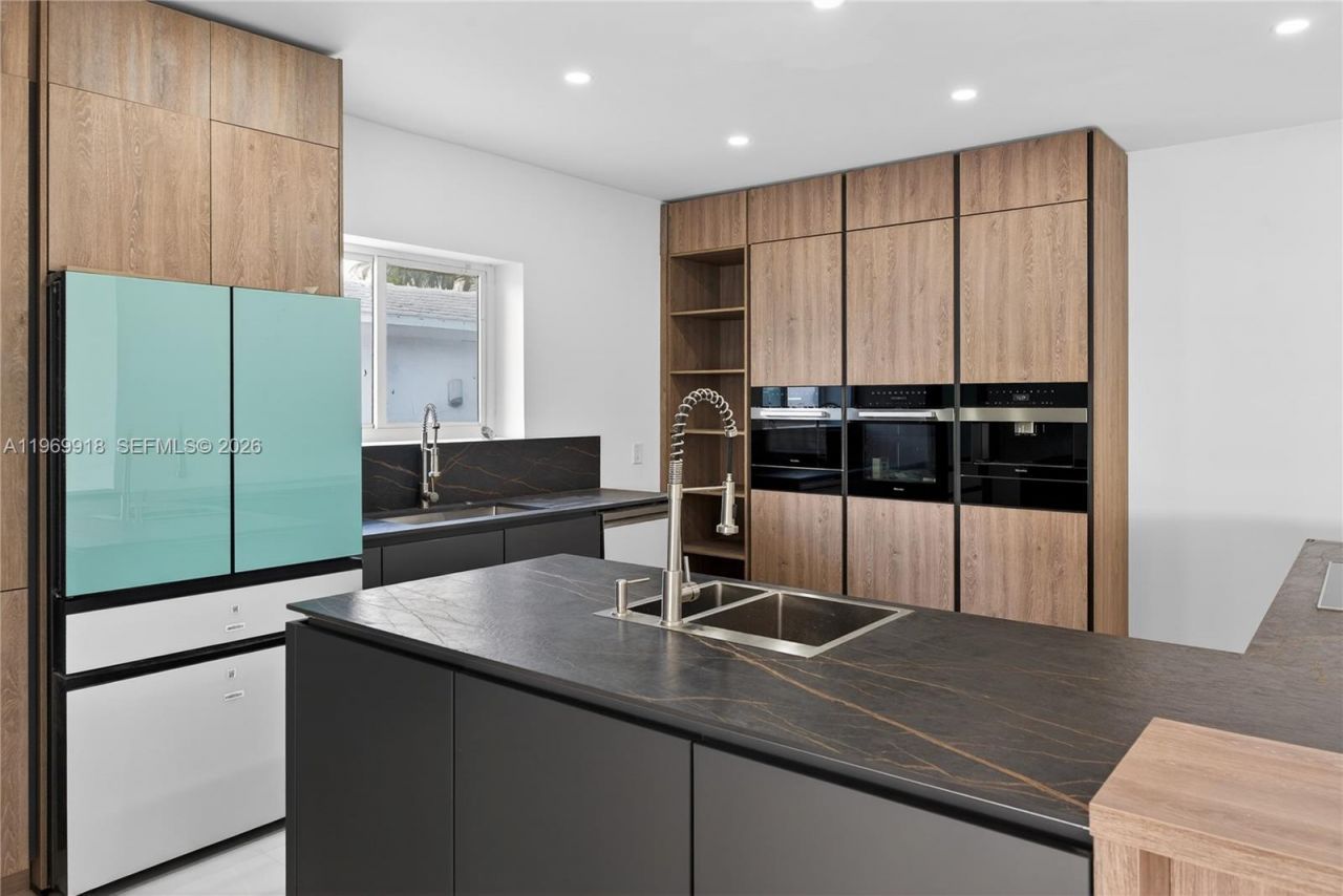 1101 S Shore Dr, Miami Beach, FL 33141 Photo