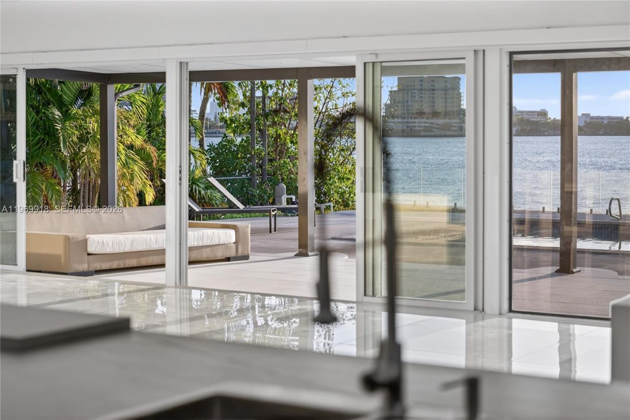 1101 S Shore Dr, Miami Beach, FL 33141 Photo