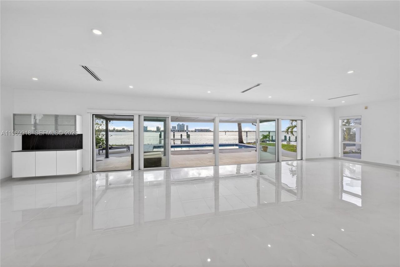 1101 S Shore Dr, Miami Beach, FL 33141 Photo