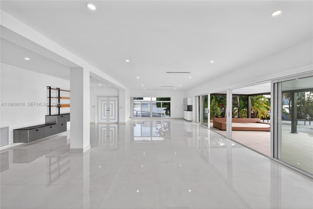 1101 S Shore Dr, Miami Beach, FL 33141 Photo