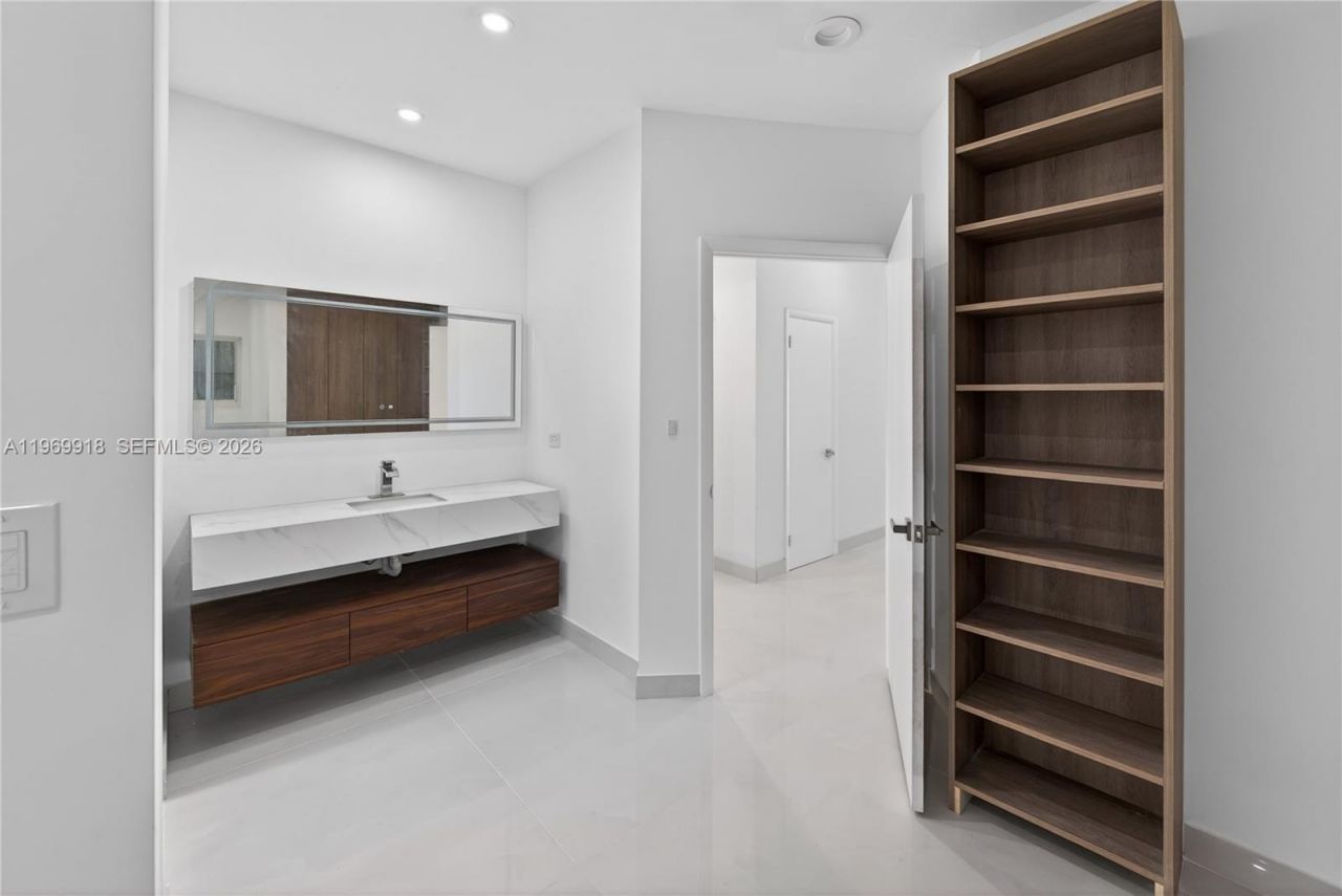 1101 S Shore Dr, Miami Beach, FL 33141 Photo