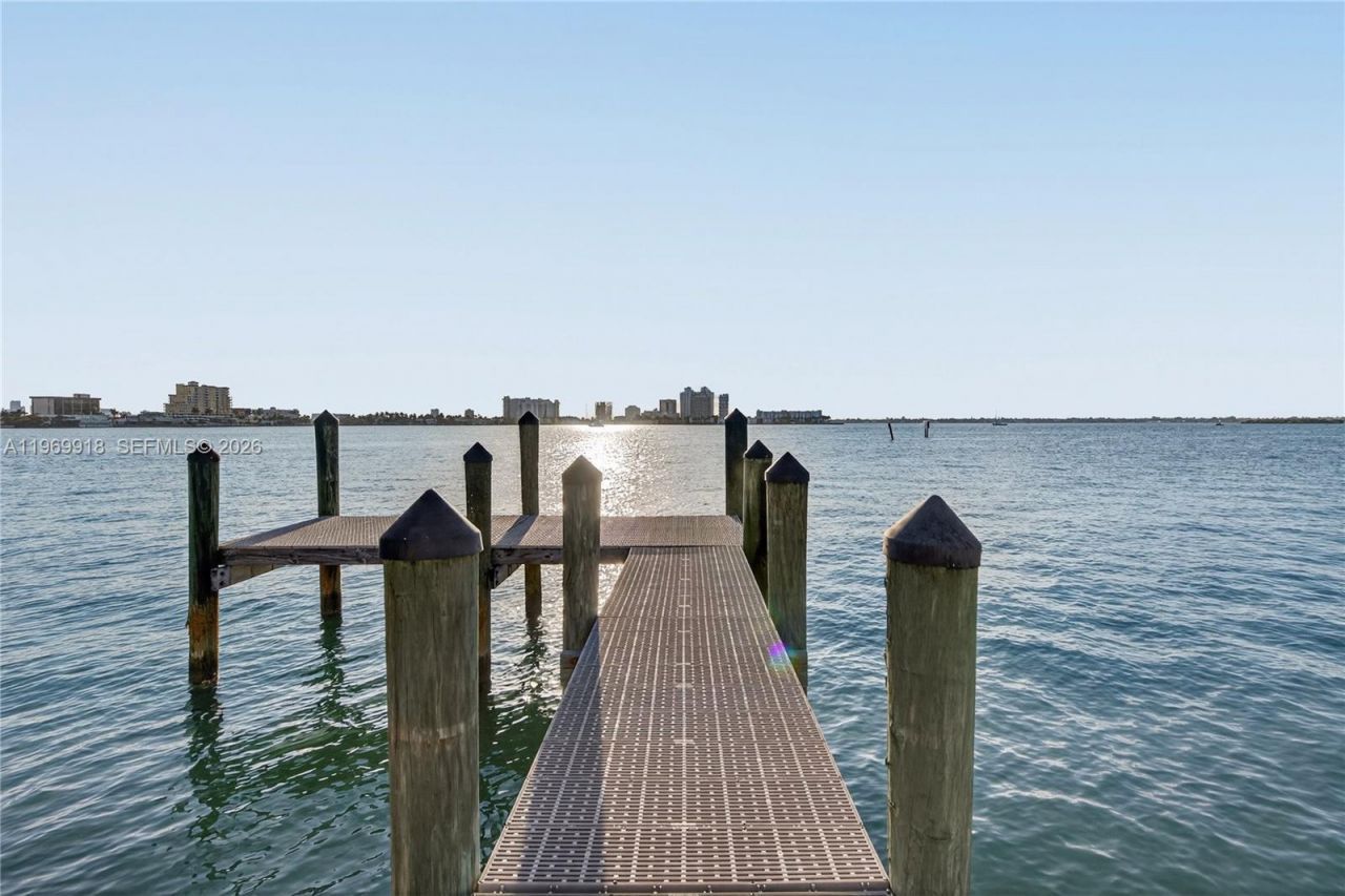 1101 S Shore Dr, Miami Beach, FL 33141 Photo