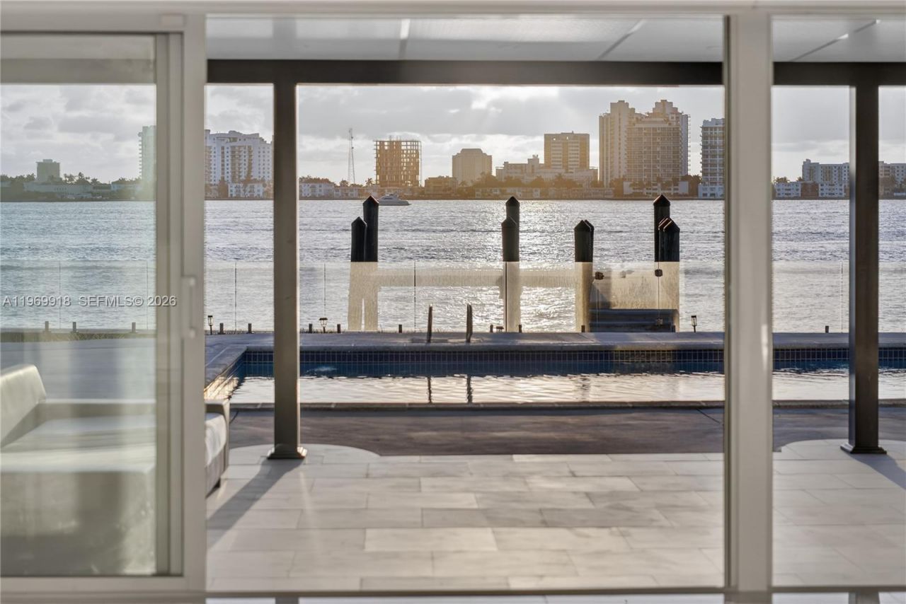 1101 S Shore Dr, Miami Beach, FL 33141 Photo