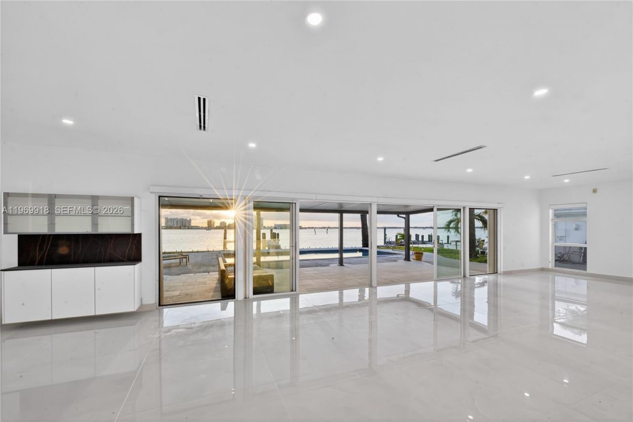 1101 S Shore Dr, Miami Beach, FL 33141 Photo