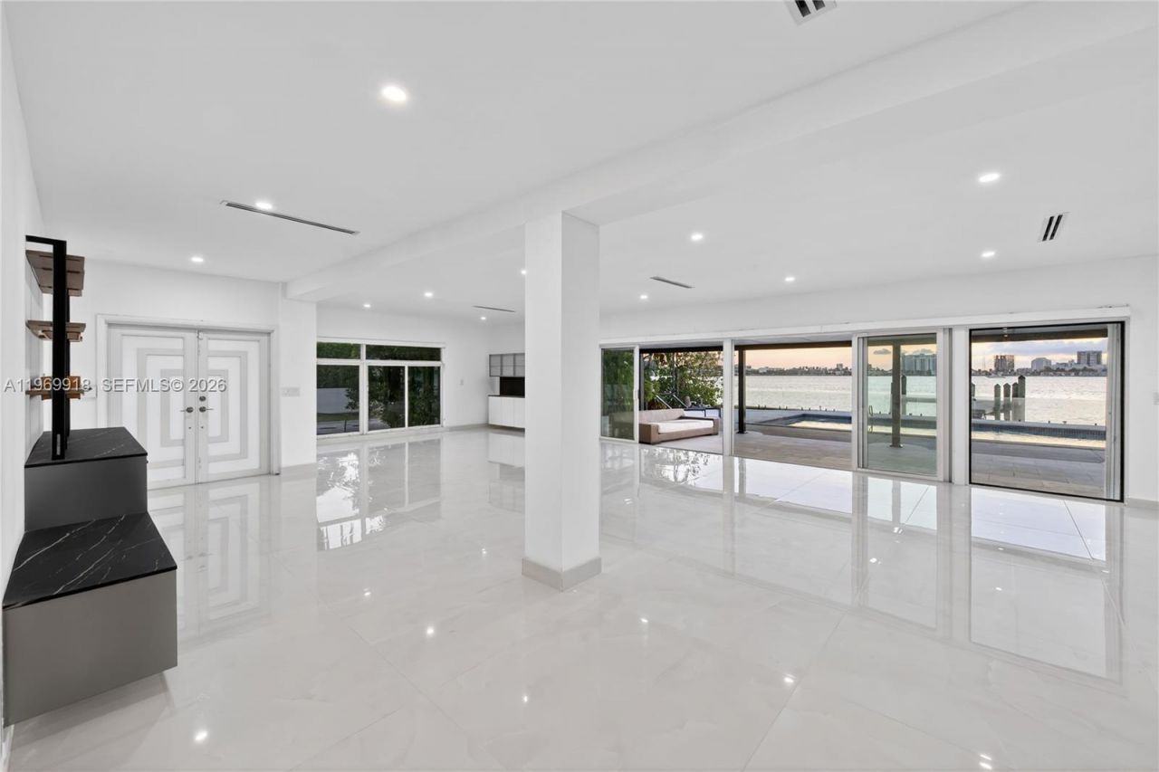 1101 S Shore Dr, Miami Beach, FL 33141 Photo