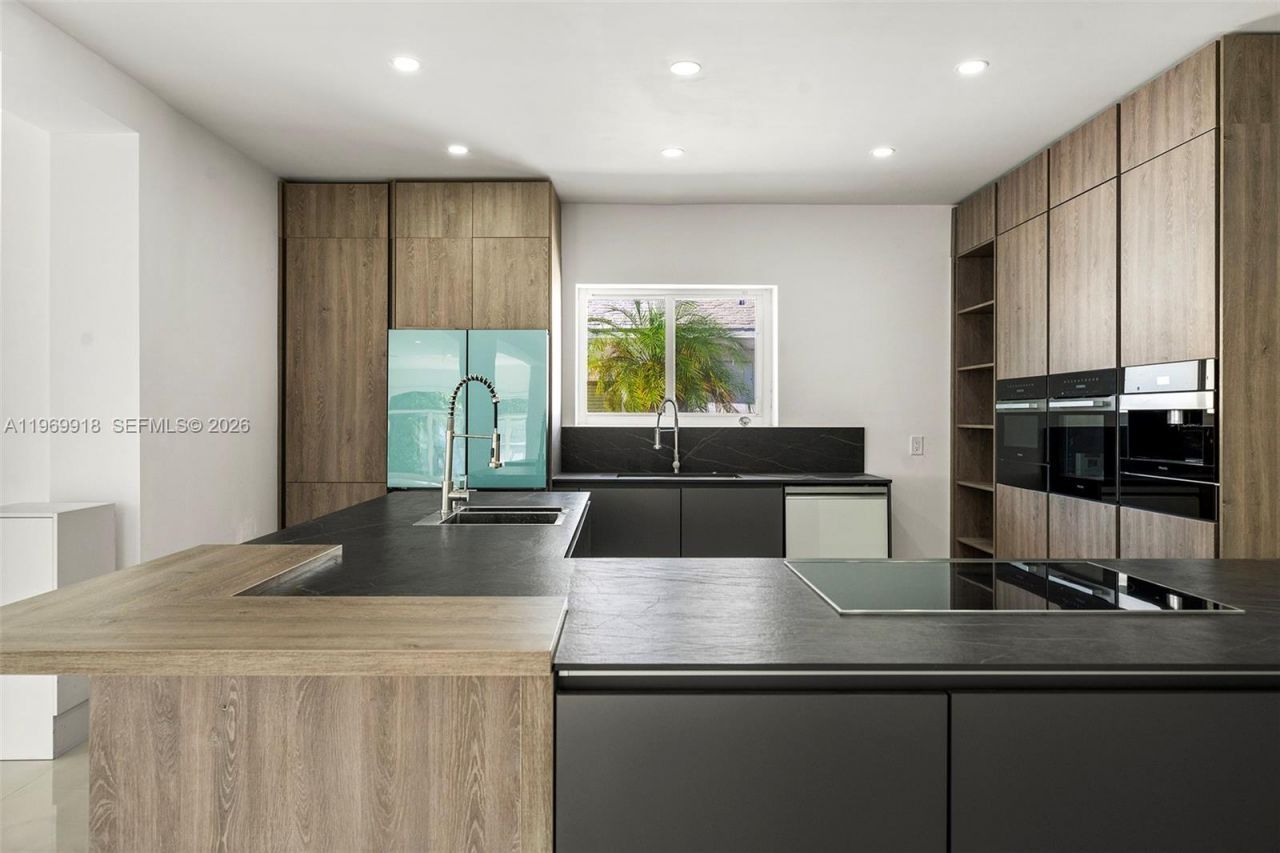 1101 S Shore Dr, Miami Beach, FL 33141 Photo