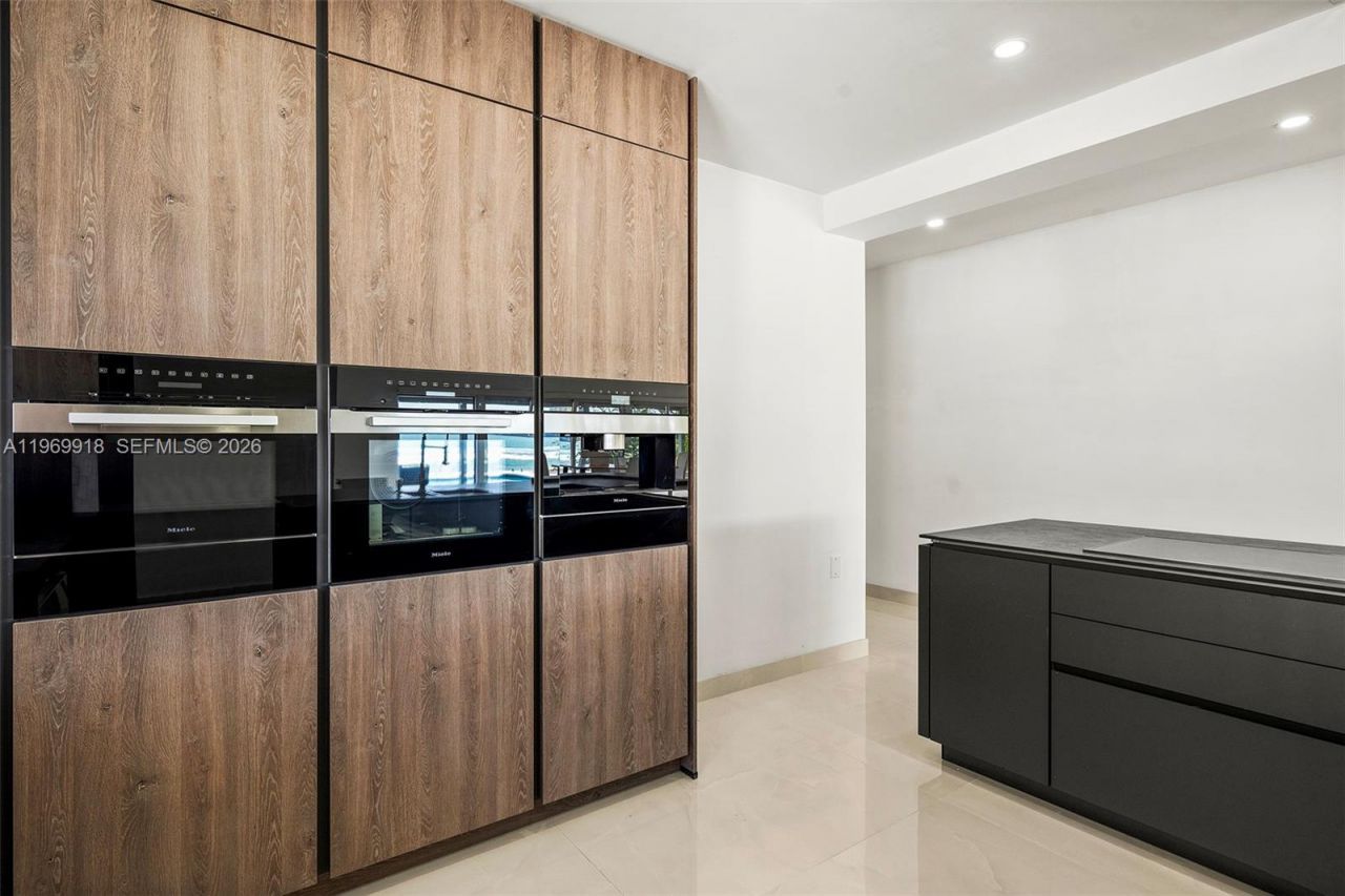 1101 S Shore Dr, Miami Beach, FL 33141 Photo