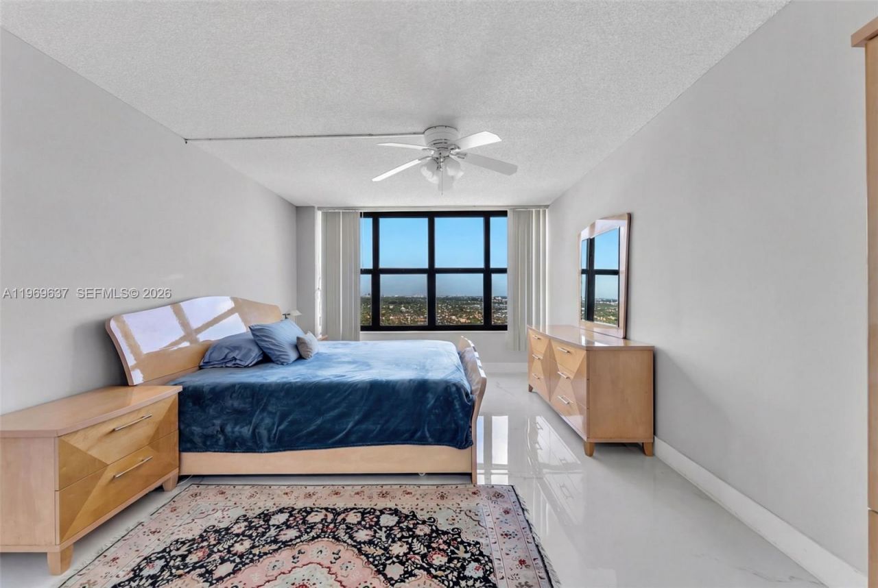 2500 Parkview Dr , Unit 2407, Hallandale Beach, FL 33009 Photo