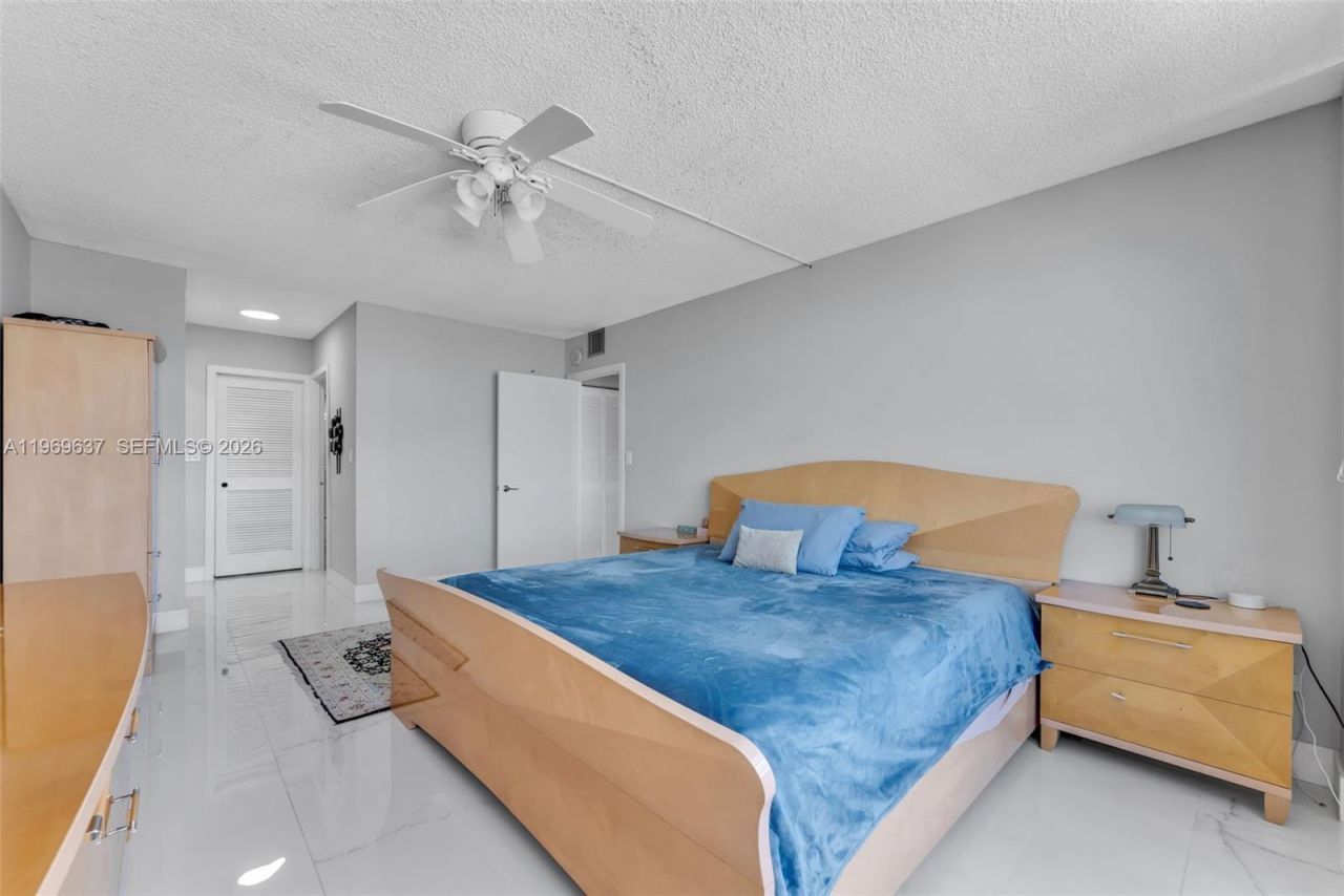 2500 Parkview Dr , Unit 2407, Hallandale Beach, FL 33009 Photo