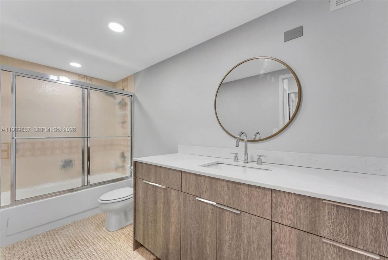 2500 Parkview Dr , Unit 2407, Hallandale Beach, FL 33009 Photo