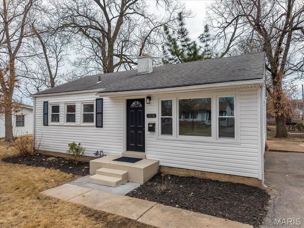 11218 Saint Shawn Lane, St Ann, MO 63074