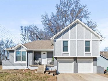 100 NE Keystone Drive, Lee's Summit, MO 64086